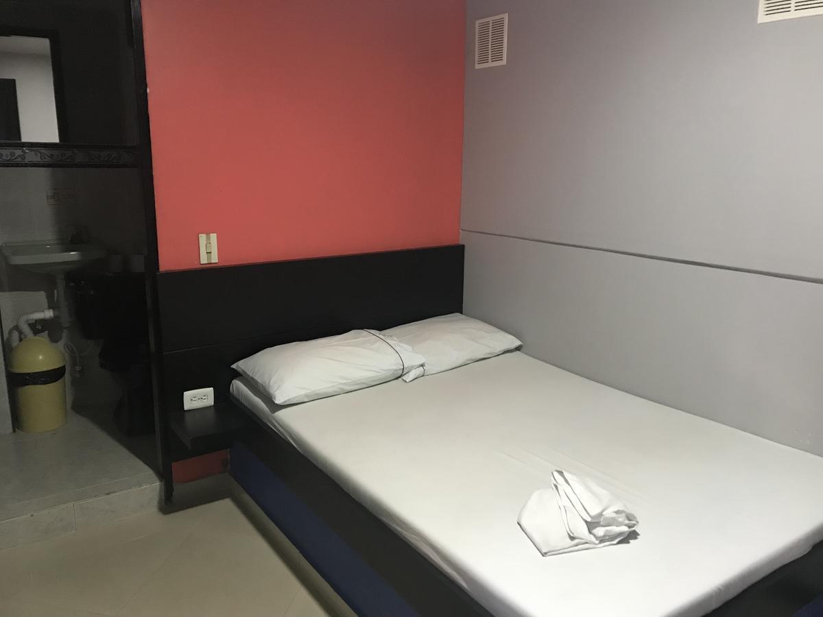 Hotel Calipso Marinilla Dış mekan fotoğraf